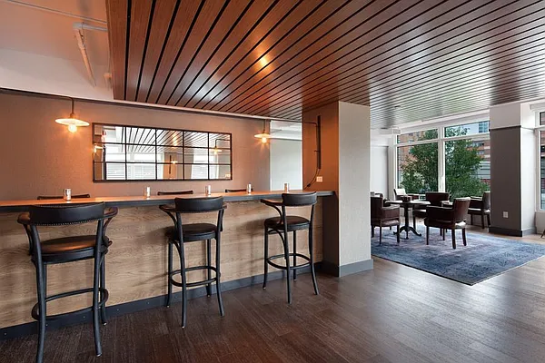 Rented by Aura Management | media 25