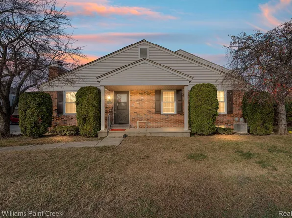 15895 Cambridge Dr, Clinton Township, MI 48038