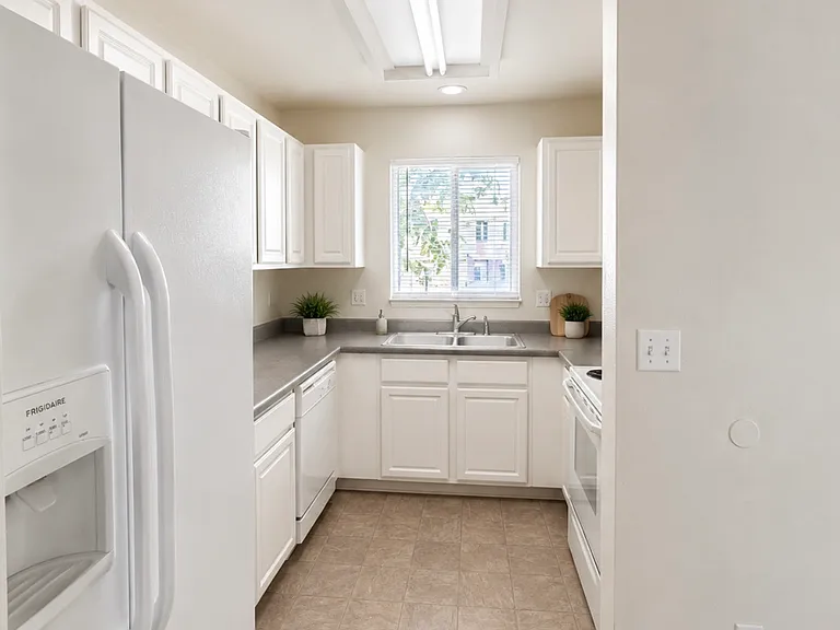 2863 Elm Ave #A — Photo 4