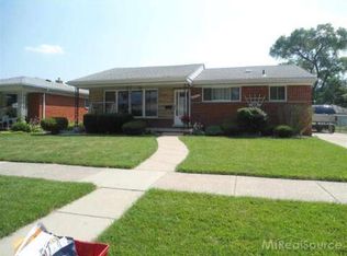 28136 Gilbert Dr, Warren, MI 48093