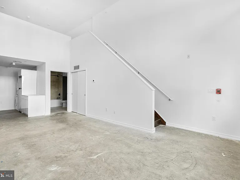 455-459 N 5th St #3 — Photo 2