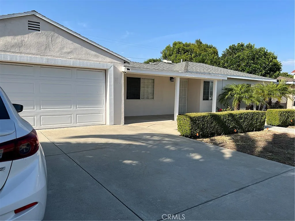 3 bed, 2848 sqft, $3,000 — Photo 2
