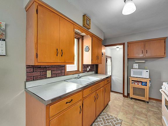 5th image of 11390 Gabriella Dr