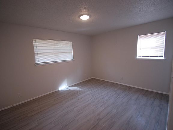 3rd image of 6621 Andora Ave