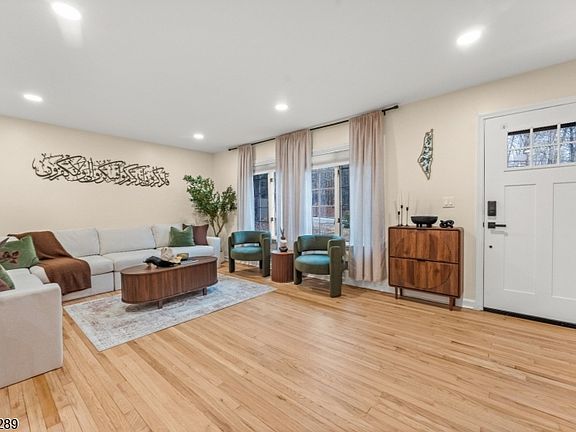 4th image of 163 La Rue Rd