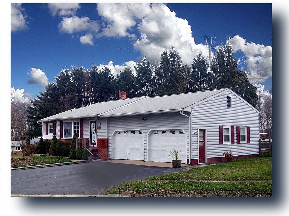 Rare 2-car garage