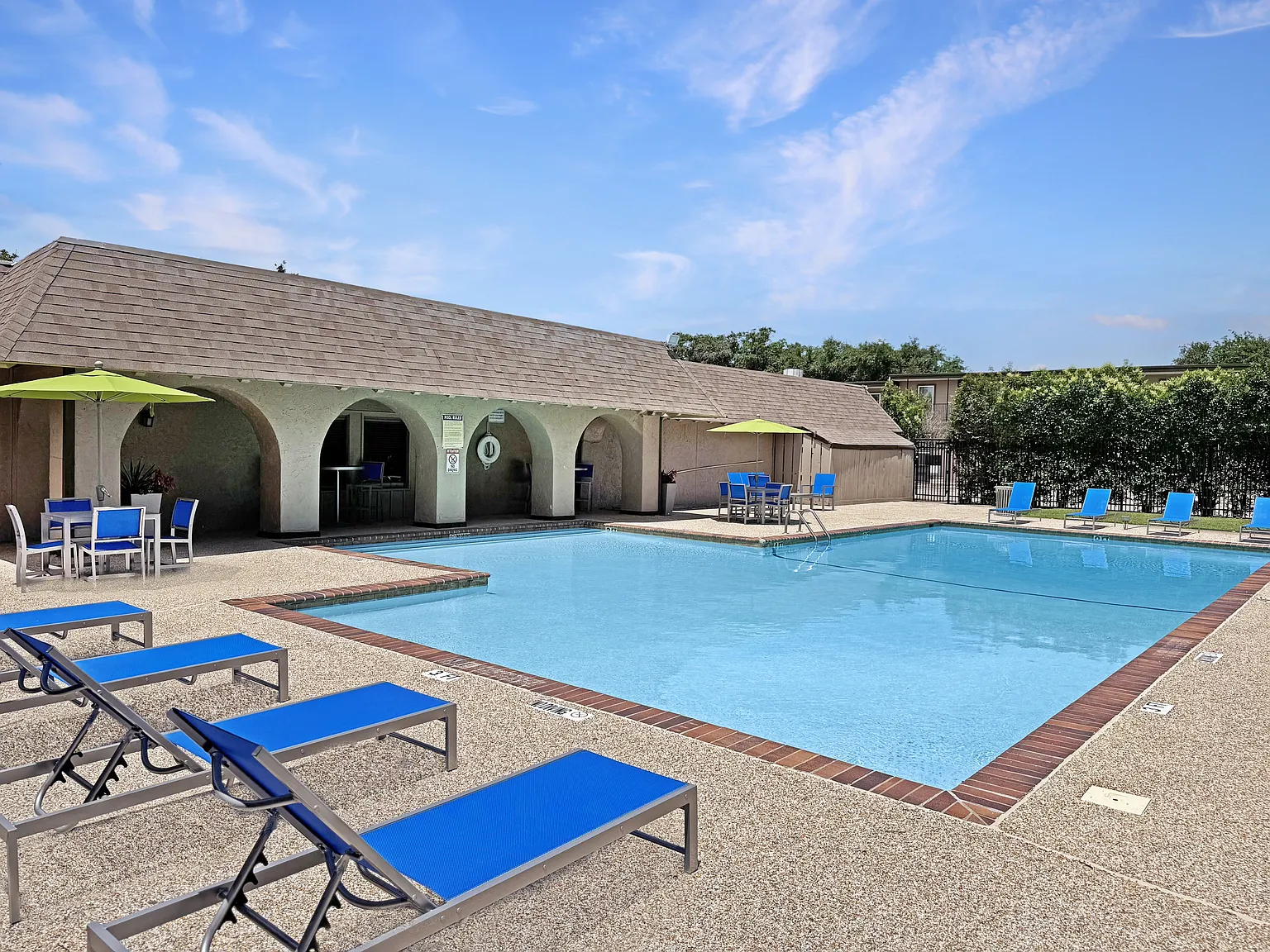 Prestonwood Hillcrest Apartments — Photo 1
