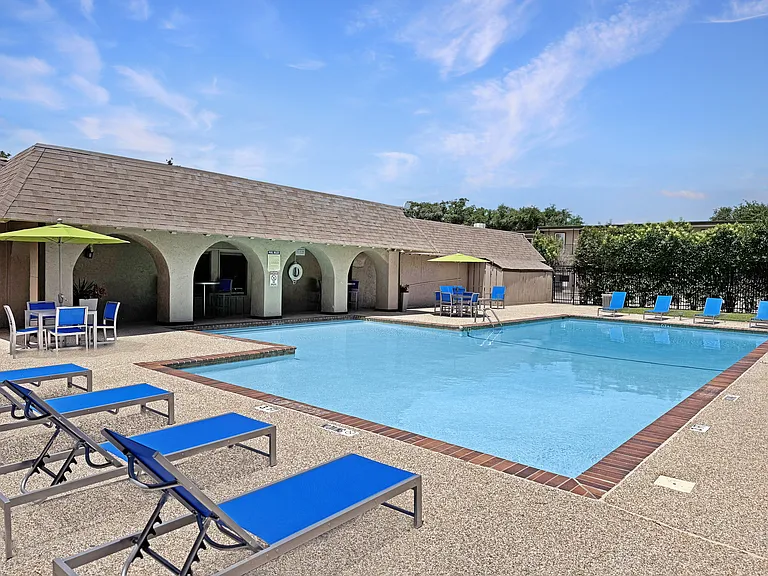Prestonwood Hillcrest Apartments — Photo 1