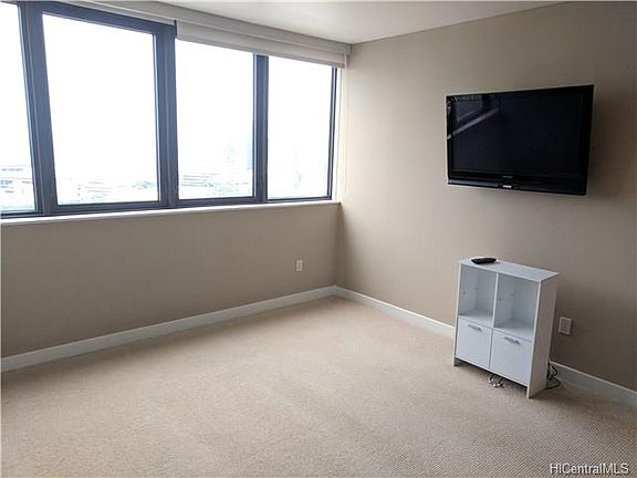 5th image of 600 Queen St APT 2305