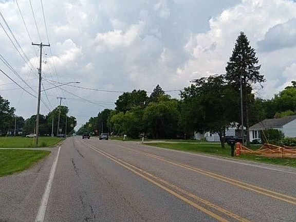 5th image of 7048 Lapeer Rd