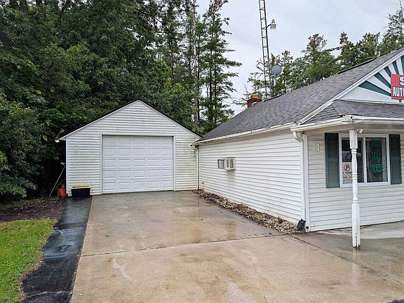 4th image of 7051 W Vienna Rd