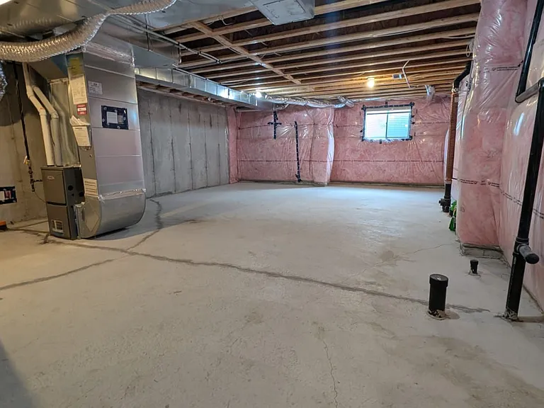132 Laing Dr — Photo 24