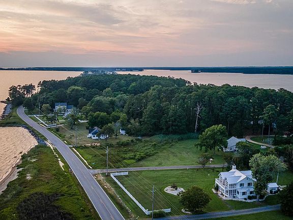 4th image of 16530 Piney Point Rd