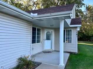 1761 Ojibway Dr, Centerville, MN 55038