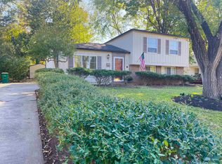 8901 Mayflower Rd, Little Rock, AR 72205