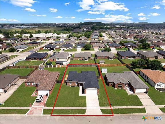 3rd image of 5402 Bridle Dr