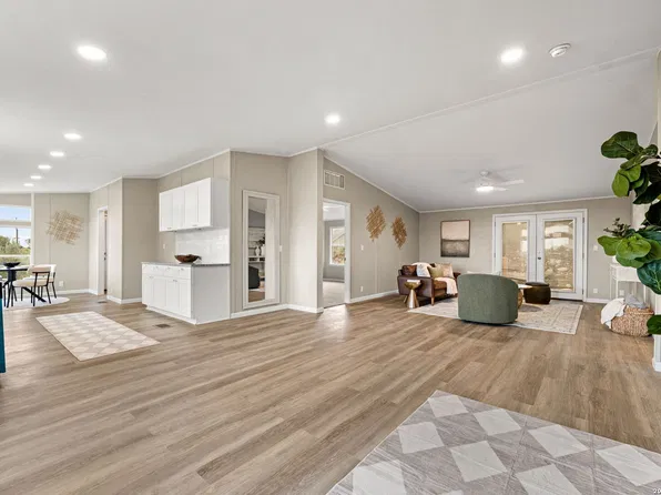 440 SHADOW MOUNTAIN RD, Spring Branch, TX 78070