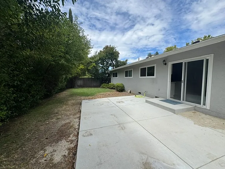 2661 Buena Vista Ave — Photo 17