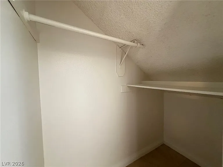 6207 Meadow Brook Ln — Photo 9