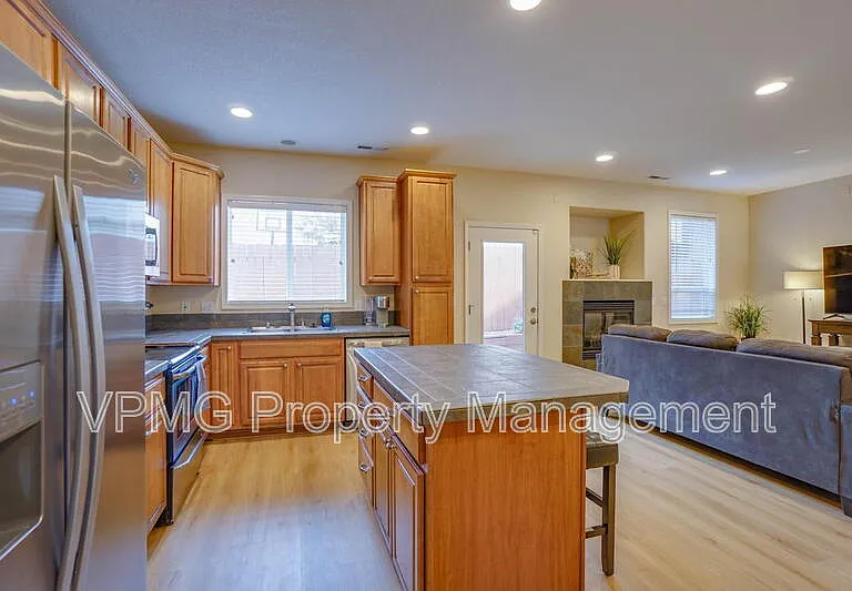 5906 NE 56th St — Photo 10