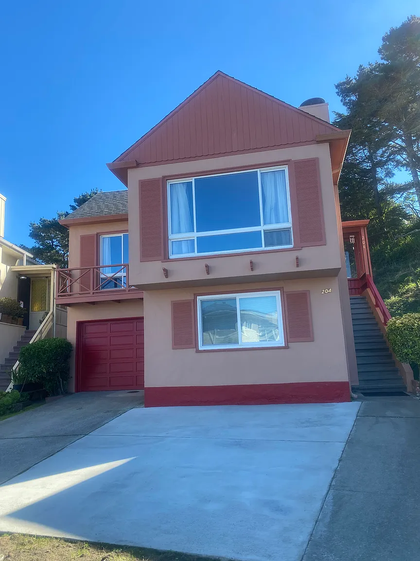 204 Palisades Dr photo 1