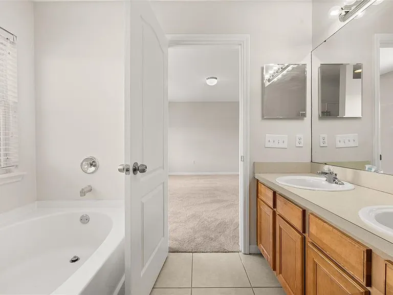 2842 Grasmere View Pkwy — Photo 32