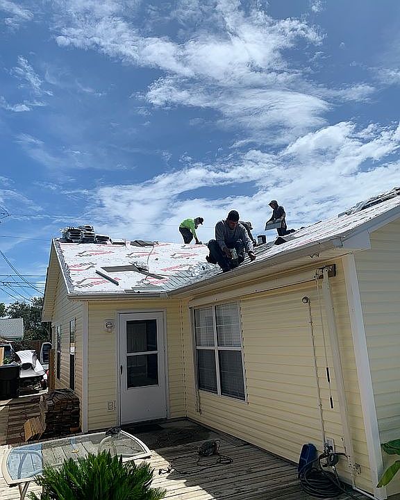 2nd image of 5525 Beach Dr
