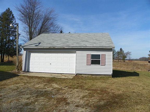 3rd image of 13027 Wisner Ave
