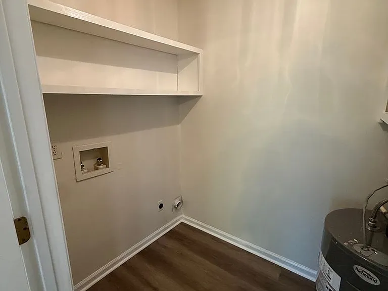 403 Wormwood Ln #C — Photo 8