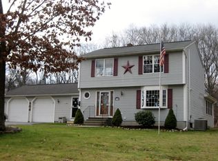 8 Cote Ct, Coventry, RI 02816