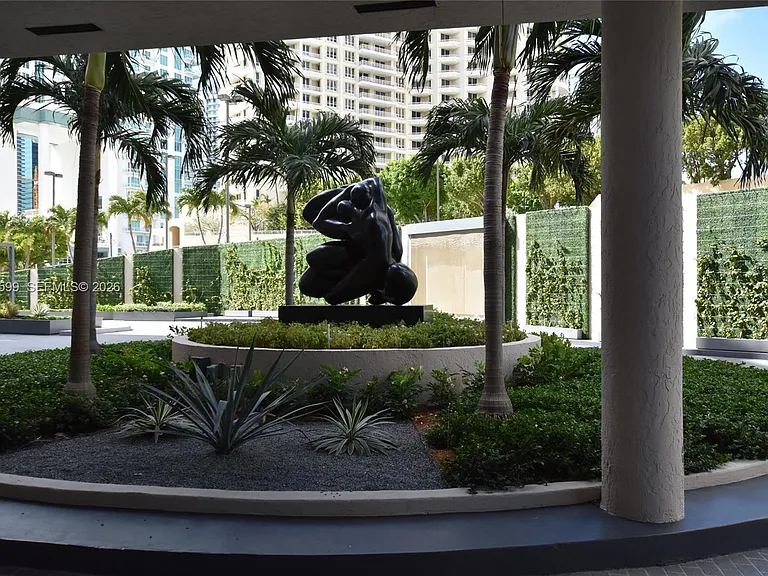540 Brickell Key Dr #1025 — Photo 16