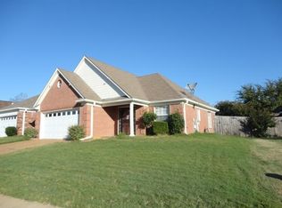 1173 Breezy Valley Dr, Cordova, TN 38018