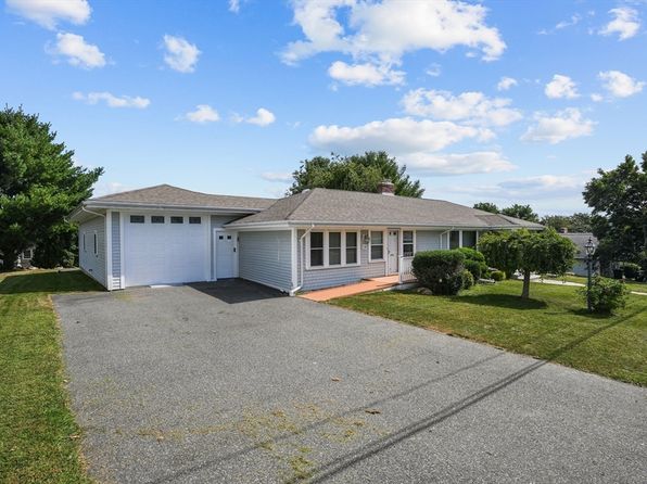 138 Bourn Ave, Somerset, MA 02726