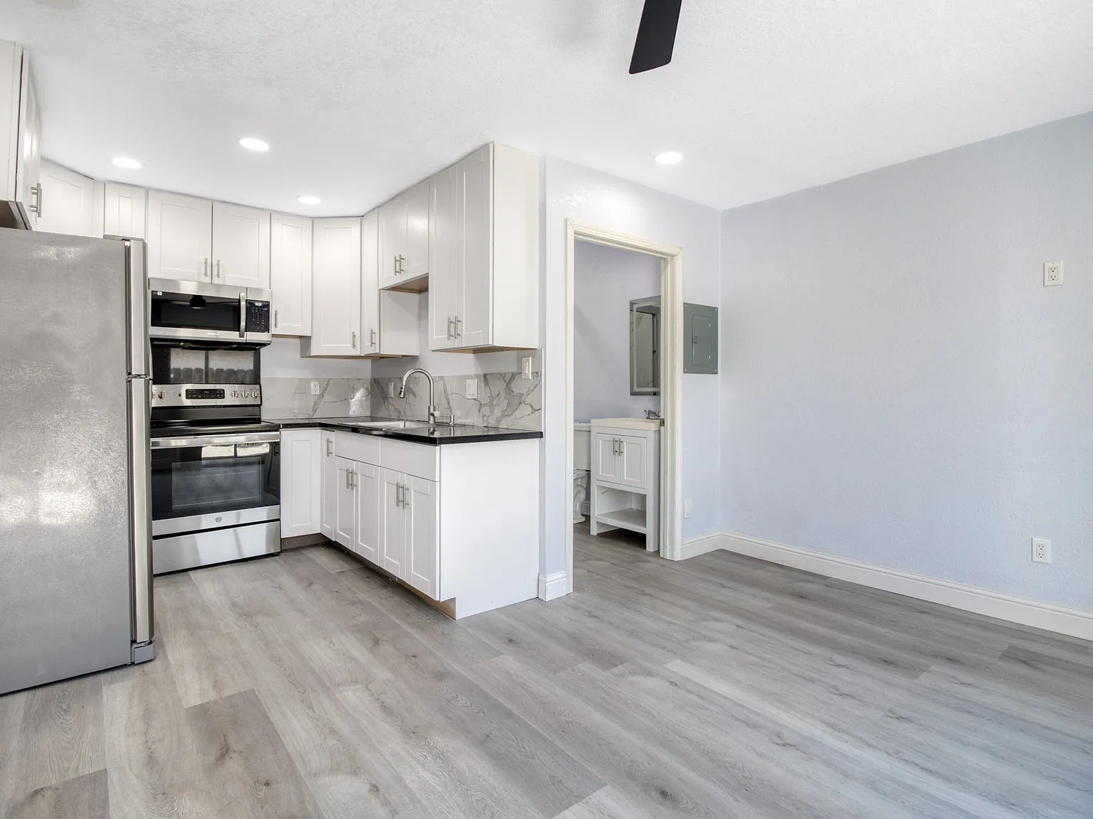 2 bed, 750 sqft, $1,900 — Photo 4