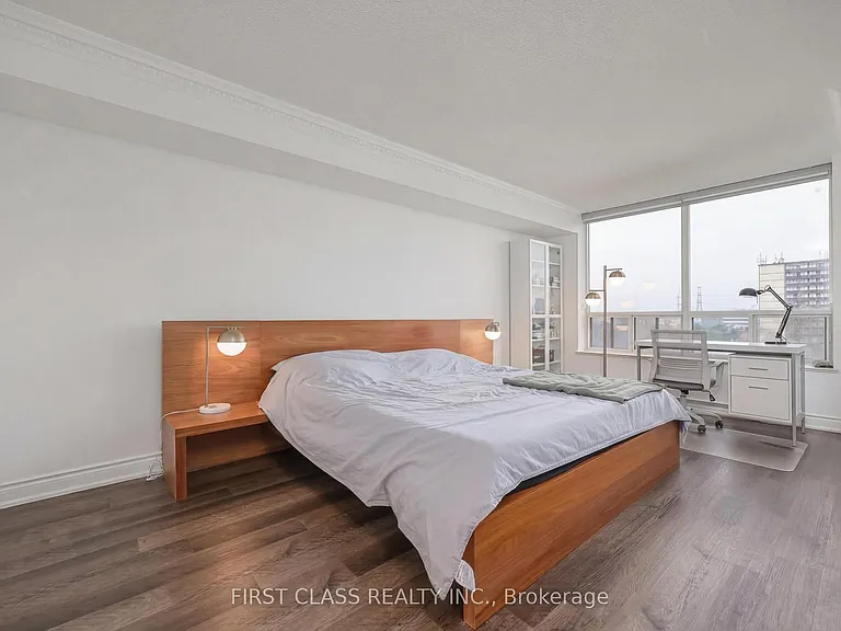 3181 Bayview Ave #902 — Photo 15