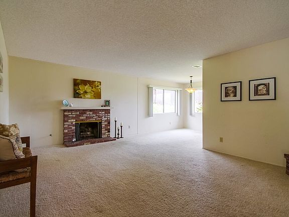 5th image of 1626 Boyle Ave