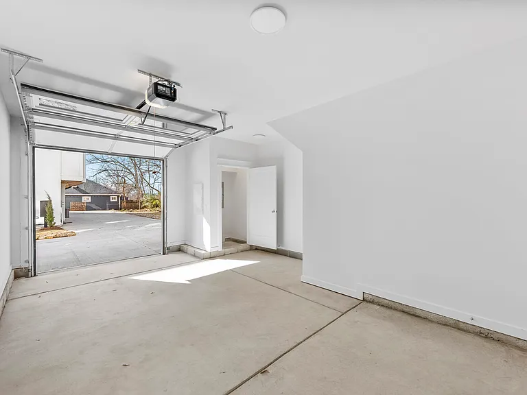 1731 Harrill St — Photo 30
