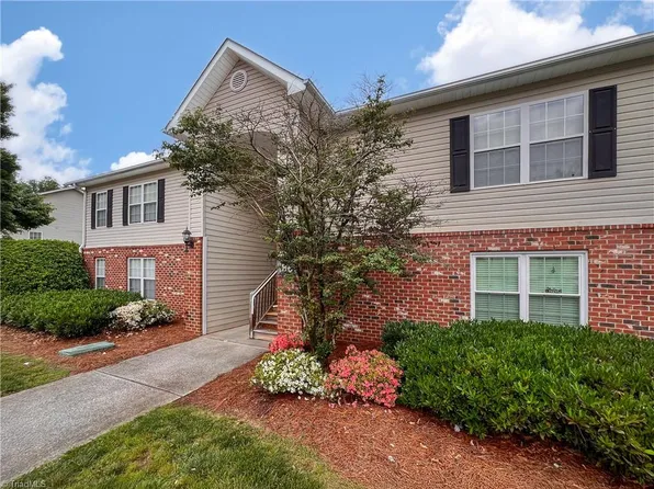 1885 Crest Hollow Dr APT 202, Winston Salem, NC 27127