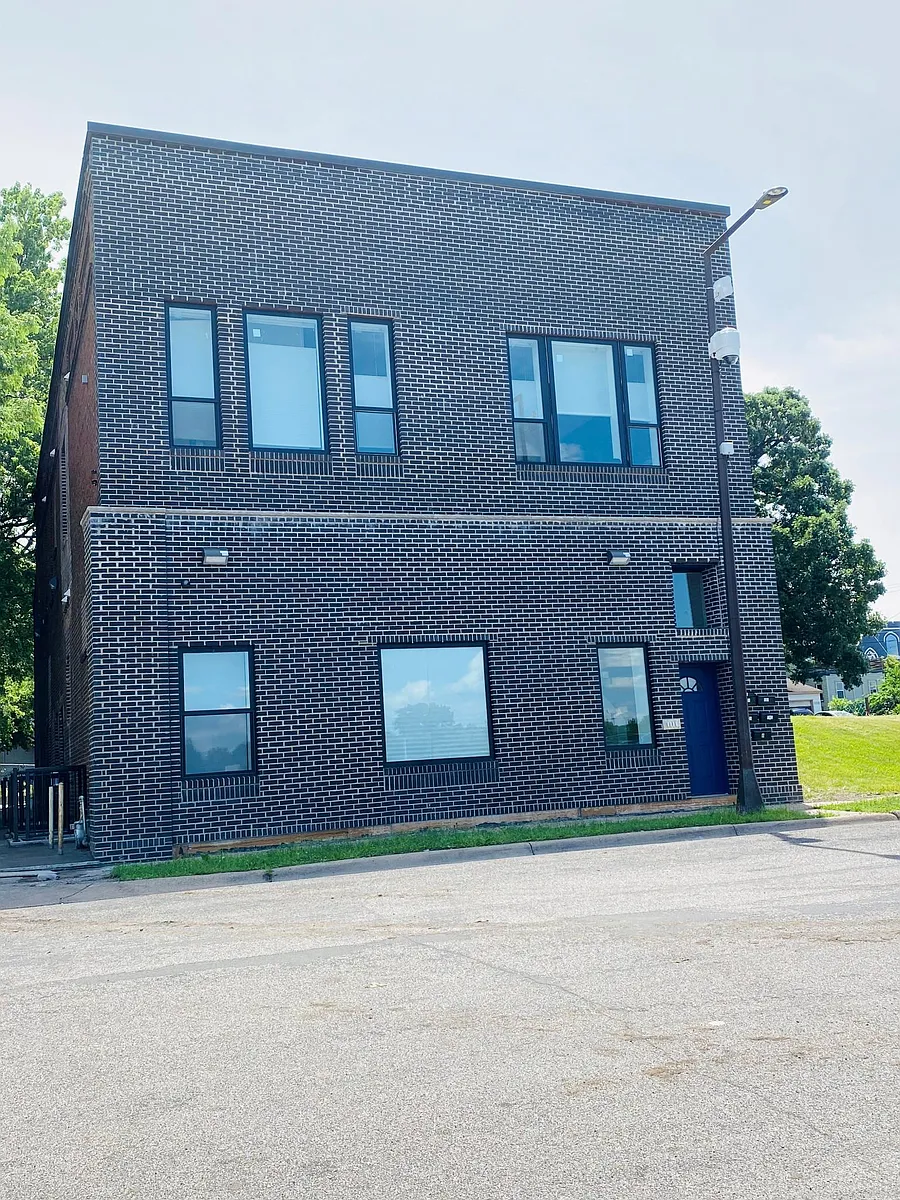 Building Photo - 976 Bush Ave #102