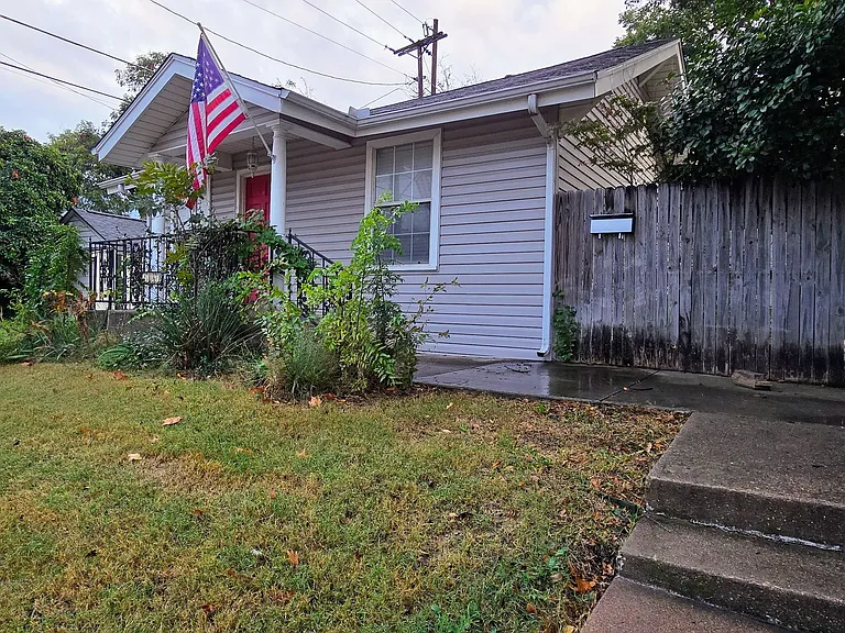 2861 W Devitt St — Photo 2