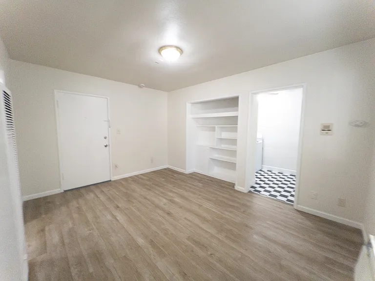 1721 O St #11 — Photo 3