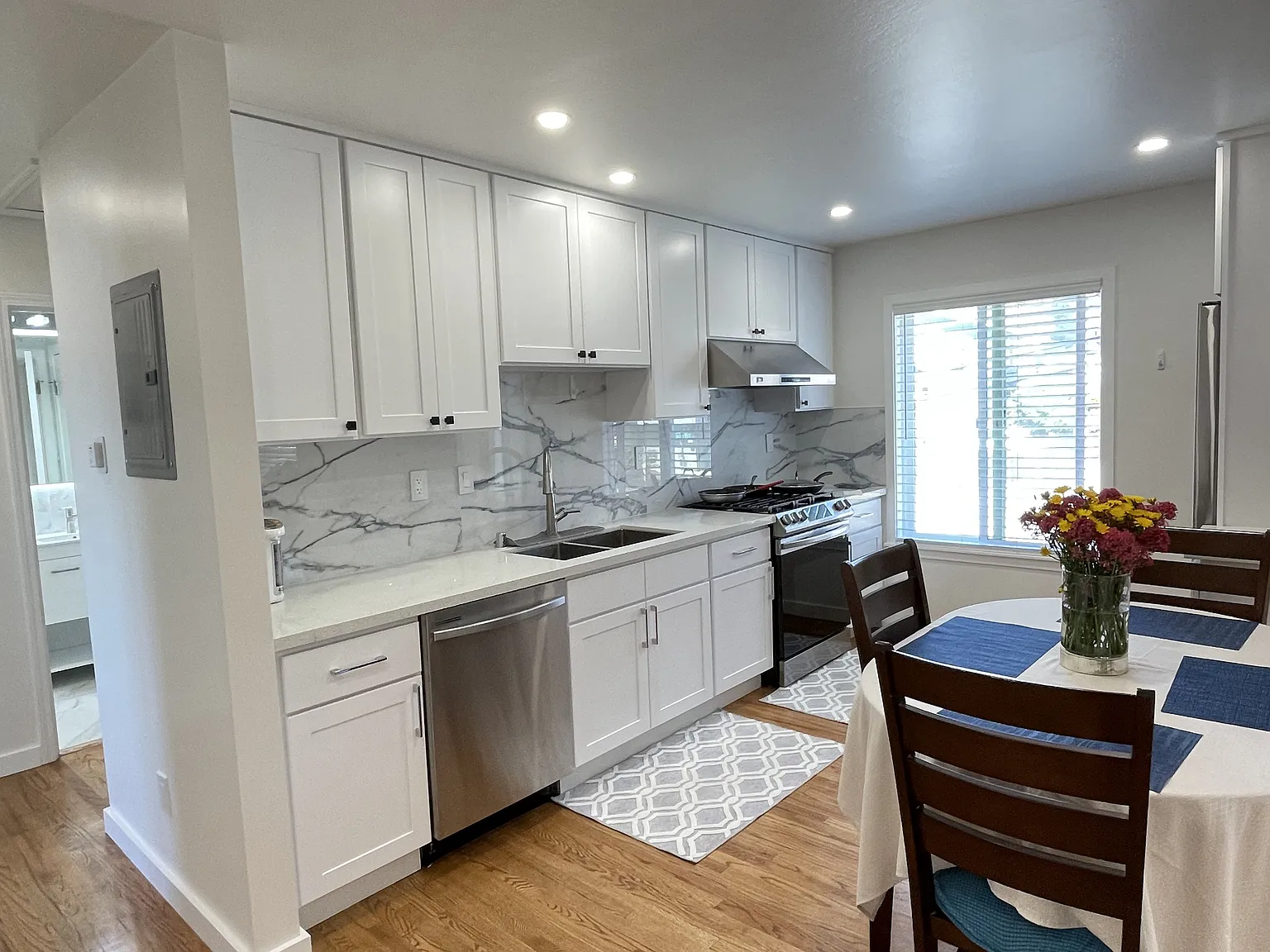 1 bed, 300 sqft, $1,460 — Photo 4