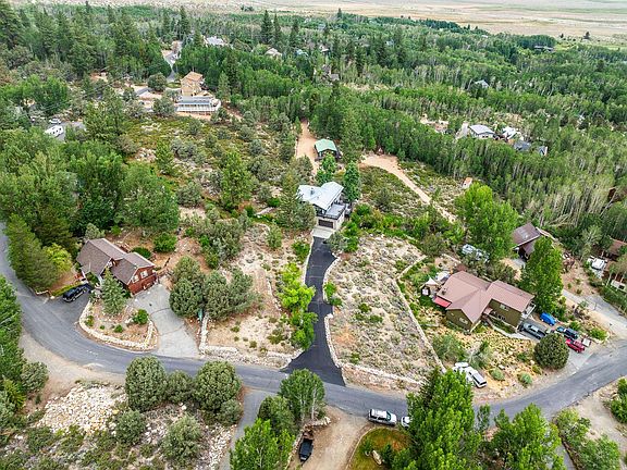 3rd image of 575 Juniper Dr
