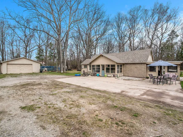 4731 S Straits Hwy, Indian River, MI 49749