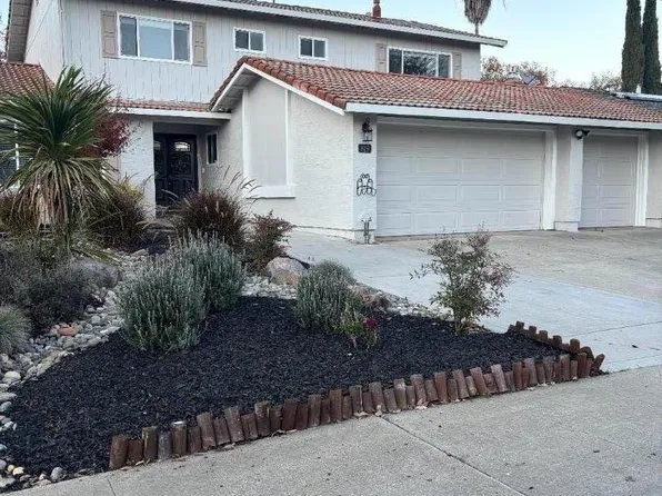 819 Cumberland Dr, Gilroy, CA 95020