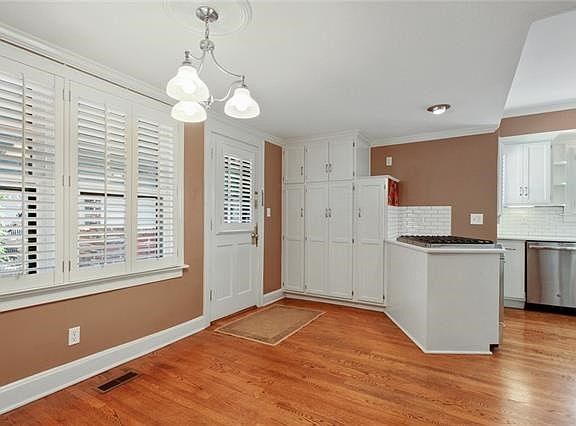 5th image of 615 W 66th Ter