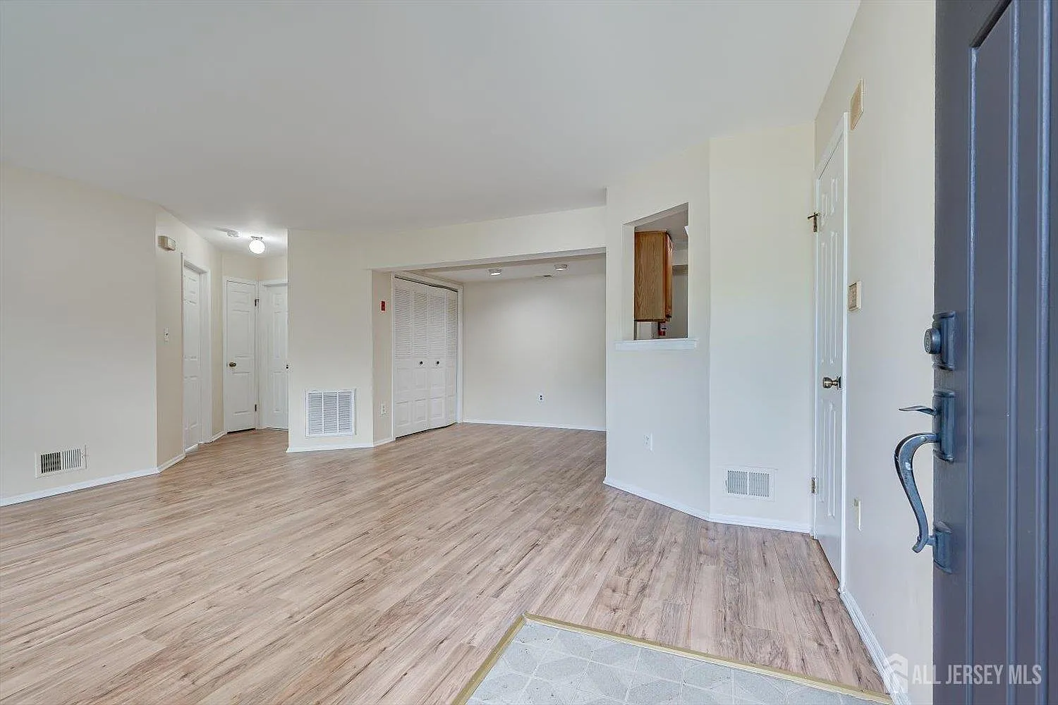 1 bed, 1.0 bath, $2,100 — Photo 3