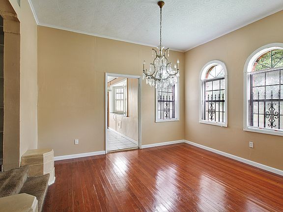 4th image of 4932 Franklin Ave