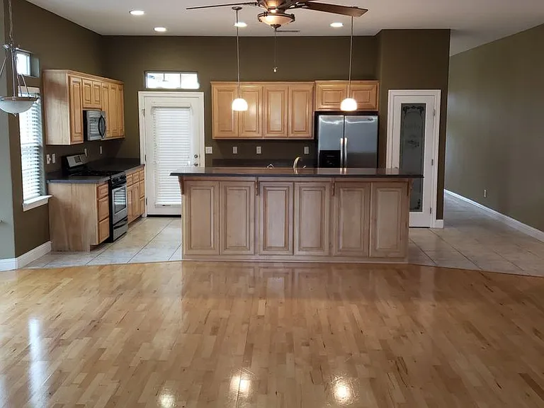 22351 Edgewater Dr — Photo 1