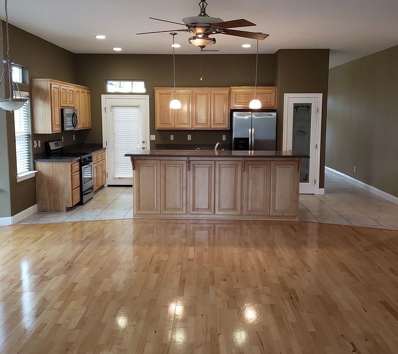 1st image of 22351 Edgewater Dr